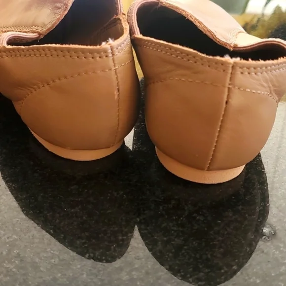 Capezio E-Series Jazz Slip On Jazz Shoes - Caramel 3.5 M - Picture 11 of 12